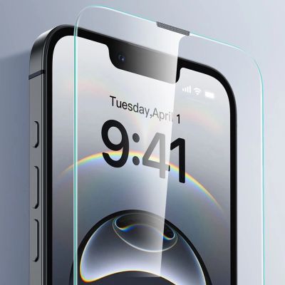 4. ESR UltraFit Schutzhülle aus gehärtetem Glas (2er-Pack) für iPhone 13 / 13 Pro / 14 / 16e / 17e