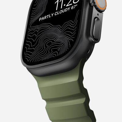 4. Nomad Rocky Point Armband, schwarzes Leder, Titan