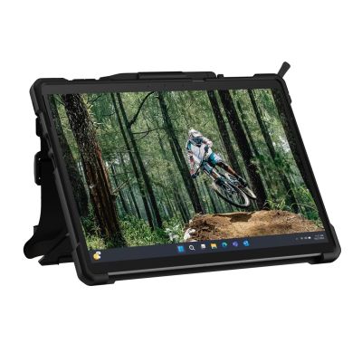 7. Urban Armor Gear Tablet-Hülle 33 cm (13")