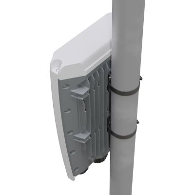 5. Mikrotik CRS504-4XQ-OUT Netzwerkkarte, verwaltetes Layer-3-Fast-Ethernet (10/100) mit PoE-Unterstützung, 1 HE, Weiß