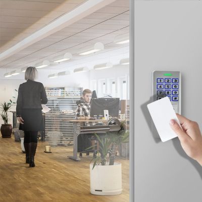 6. QOLTEC OBERON Zahlenschloss mit Fingerabdruckleser | RFID | Code | Karte | Schlüsselring | Klingel | IP68 | EM