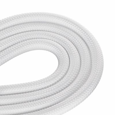 8. Activejet 3-in-1-Lanyard (weiß) mit Ladekabel. Erhältlich mit verschiedenen Anschlüssen: USB-C, Lightning-Adapter, USB-A.