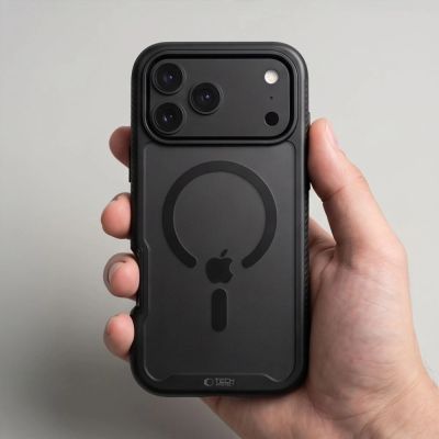 8. Tech-Protect Defense MagSafe Hülle für iPhone 17 Pro / 18 Pro – Mattschwarz