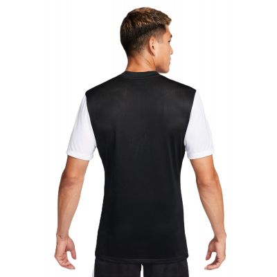 2. Nike Dri-FIT Trophy 5 M DR0933-010 T-Shirt