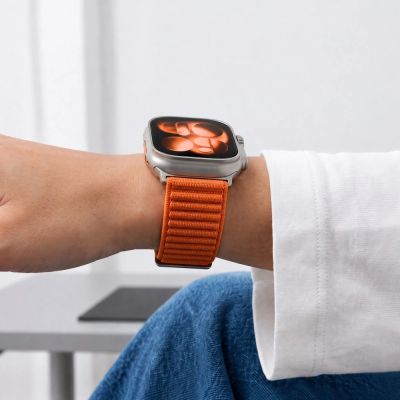 6. Tech-Protect NylonLoop Armband für Apple Watch 44 / 45 / 46 / 49 mm – Orange