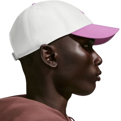 6. Nike Club Cap Weiß und Rosa FB5368 103