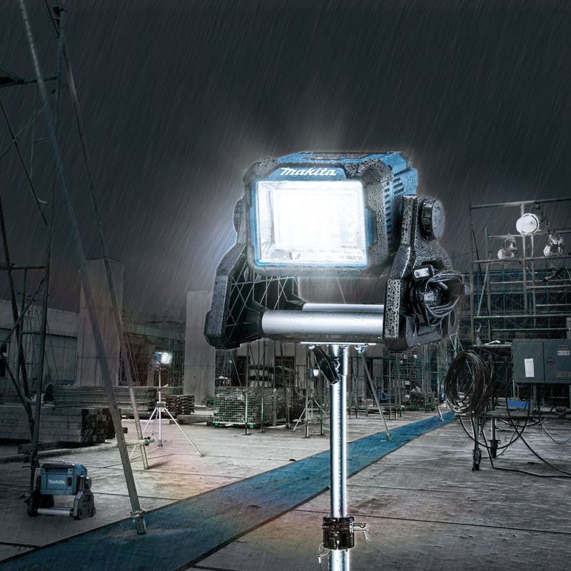 14. Makita LED-Lampe 18V/14,4V DML811 1800lx/3000lm mit Netzteil