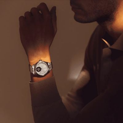 4. Withings Scanwatch Nova Brilliant – EKG, Herzfrequenz, SpO2, Temperatur, körperliche Aktivität und Schlaffunktionen (39 mm, Titangrau)