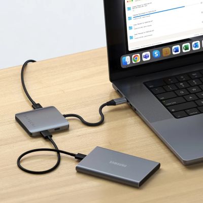 8. Satechi - Hub - mit Stromversorgung - 4 x USB-C 3.2 Gen 2 - Desktop-Computer