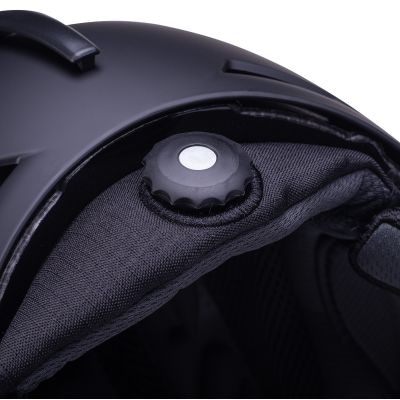 9. Iguana Higni Helm 92800622353