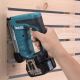 8. 18V DST221Z MAKITA Akku-Hefter
