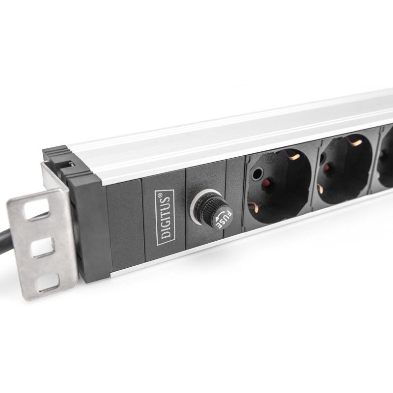 4. Digitus DN-95410-IT PDU Stromverteilungseinheit 8 x Netzwerkdosen 1 HE