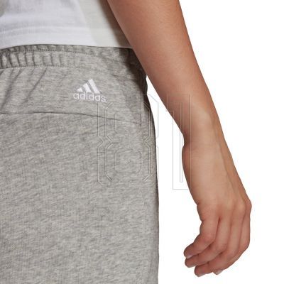 9. Shorts adidas W Lin Ft W H07874