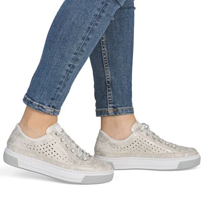 4. Bequeme, weiche, beige Damenschuhe mit Lochmuster Rieker L8849-60