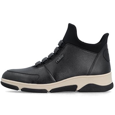 9. Schwarze, gefütterte Damen-Ankle-Boots aus Leder von Rieker (Modell L5651-01)