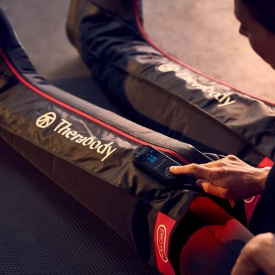 8. Therabody JetBoots Pro Plus S Kompressionsstiefel – Lymphmassagegerät