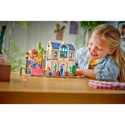 25. LEGO Friends 42687 – Liann-Familienhaus