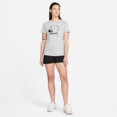 7. Nike Sportswear T-Shirt W DN5878 063