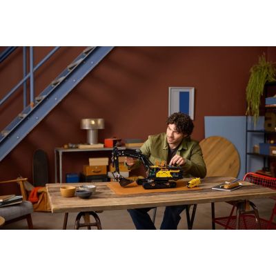 9. LEGO Technic 42215 Volvo EC500 Hybridbagger