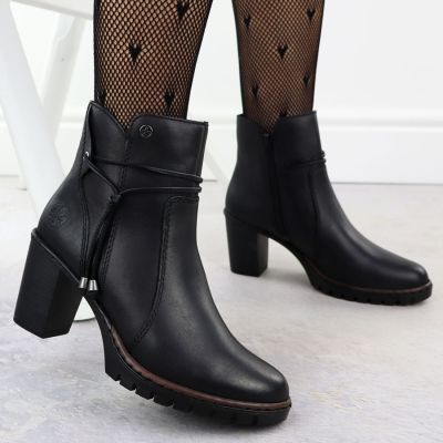 6. Schwarze Leder-Stiefeletten mit Blockabsatz Rieker Y2567-00