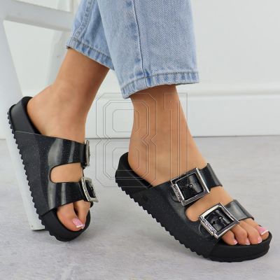 8. Zaxy RR285058 W INT2135C Flip-Flops