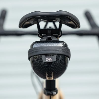 6. Rockbros Hartschalen-Satteltasche, kompakt, 0,4 l Fassungsvermögen – Carbon-Optik