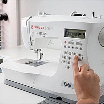 9. SINGER Elite CE677 Elektrische Nähmaschine Weiß
