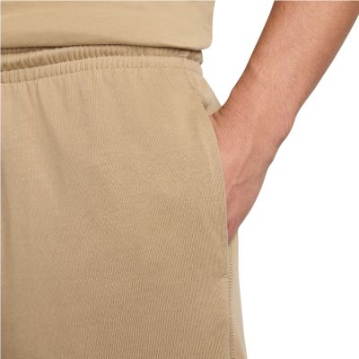 6. Nike Club Herrenshorts Beige FQ4359 297