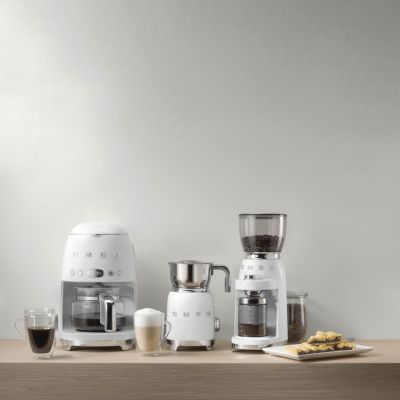 2. SMEG DCF02WHEU Kaffeemaschine
