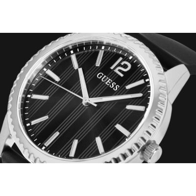 4. Guess Herrenuhr Chip GW1063G1 + Box