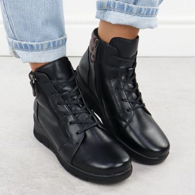 12. Schwarze Damen-Lederstiefeletten mit Keilabsatz Vinceza 39963