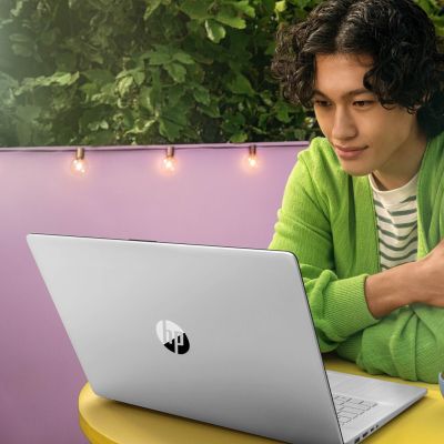 4. HP 17-cp3114nw Ryzen 7 7730U 17,3" FHD AG IPS-Display (250 Nits), 16 GB DDR4-RAM, SSD512, Radeon RX Vega 8, 720p-Kamera, 41 Wh-Akku, Windows 11, 2 Jahre Garantie, Natursilber