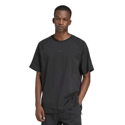 2. adidas Originals Essential T-Shirt M JC9570