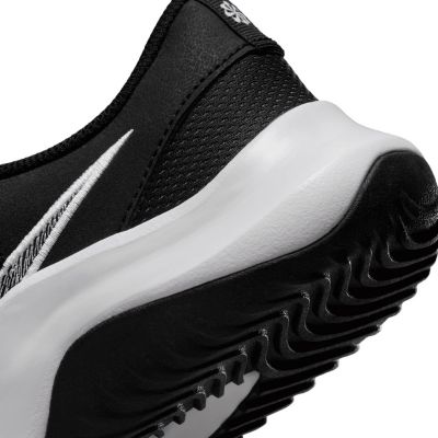 8. Nike Legend Essential 3 Next Nature M DM1120-001 Schuhe