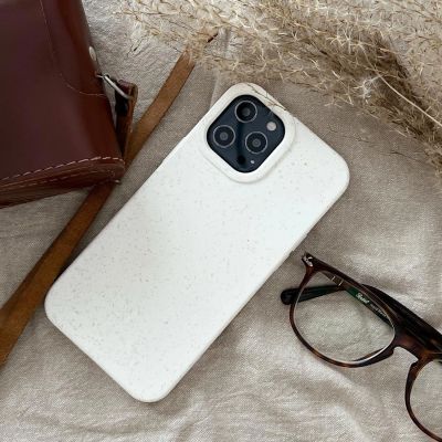 3. Eco Case Hülle für iPhone 14 Plus abbaubare Silikonhülle gelb