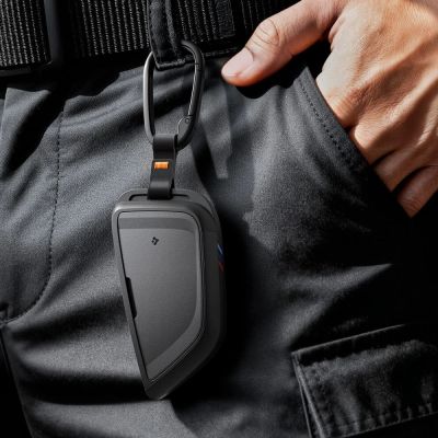 10. Spigen BK100 Autoschlüsseletui – Schwarz