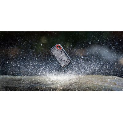 6. SanDisk Extreme Portable externe SSD-Festplatte (4 TB; USB 3.2; 1050 MB/s; SDSSDE61-4T00-G25)