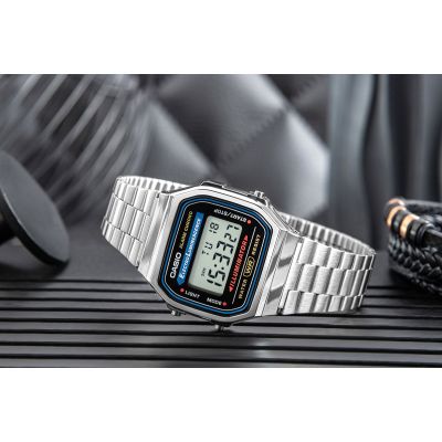6. Casio A168WA Unisex-Digitaluhr mit Edelstahlarmband, Silber