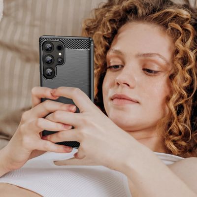 7. Carbon Case Silikonhülle für Samsung Galaxy S25 Ultra - Schwarz