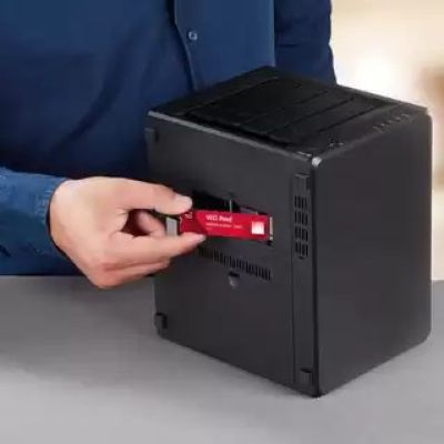 12. WD Red SN700 WDS200T1R0C SSD (2 TB ; M.2; PCIe NVMe 3.0 x4)