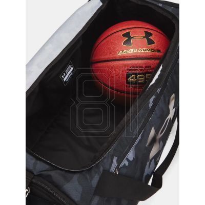 6. Under Armour 1369223-010 Sporttasche