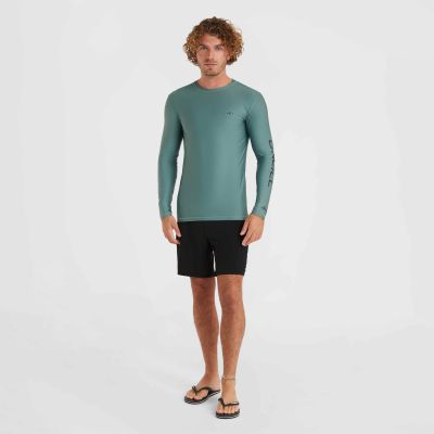 4. O'Neill UV Essentials Skins Long M T-Shirt 92800613390