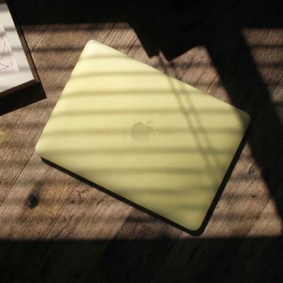7. Tech-Protect Softshell-Schutzhülle für MacBook Neo 13 2026 – Transparent Matt