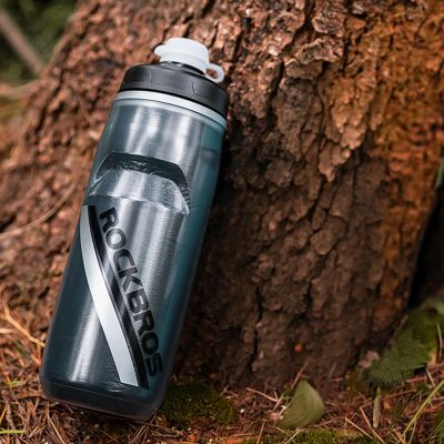 4. Rockbros Thermosflasche für Fahrräder, 620 ml, BPA-frei – Schwarzverlauf