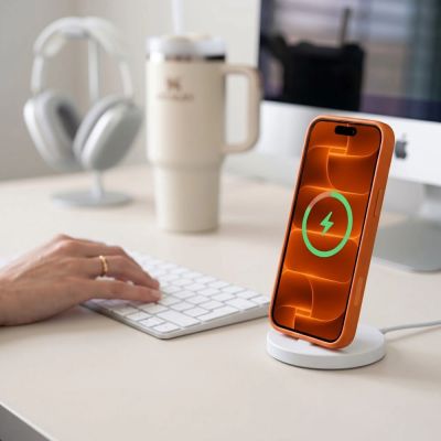 5. Tech-Protect Magmat Magsafe CC Hülle für iPhone 18 Pro / 17 Pro – mattes Orange