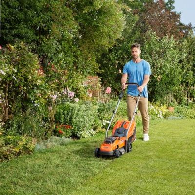 3. Black & Decker BCMW3318L2 Akku für Rasenmäher, schwarz/orange