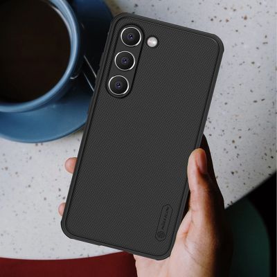 16. Nillkin Super Frosted Shield Pro Hülle für Samsung Galaxy S23+ gepanzerte Hülle + Telefonständer rot