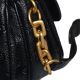12. GUESS Izzy Peony Damen-Schultertasche - PD920920