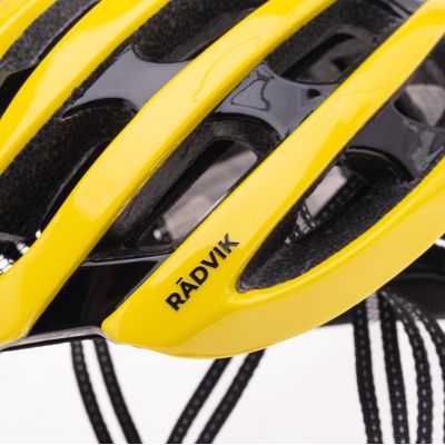 5. PELETON Helm