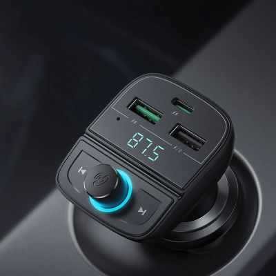 3. Ugreen FM Transmitter Bluetooth 5.0 MP3 Autoladegerät 3x USB TF Micro SD 4.8 A schwarz (CD229)